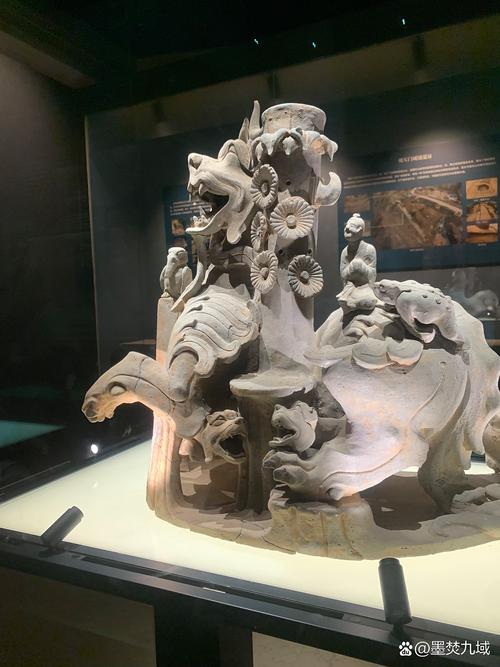 2000年为承担三峡文物保护工程而设立重庆中国三峡博物馆